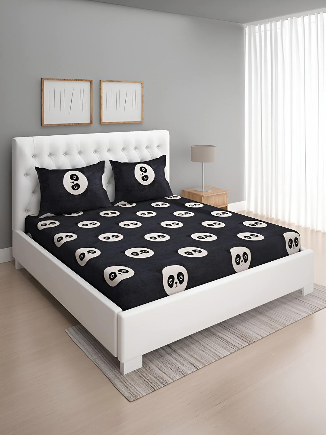 

DECOR VATIKA Black & White 144 TC Queen Bedsheet with 2 Pillow Covers