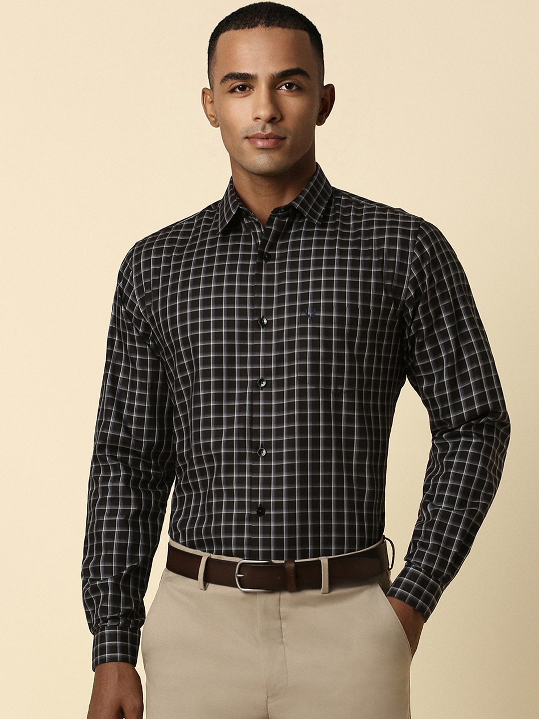 

Allen Solly Men Black Slim Fit Checked Formal Shirt
