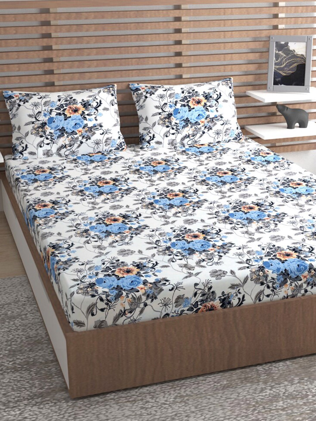 

Urban Magic White Blue Floral 160TC Queen Bedsheet With 2 Pillow Covers