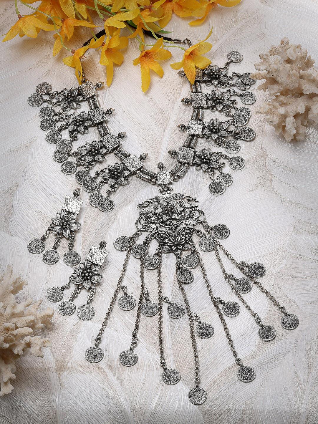 

Moedbuille Silver-Plated Floral Tasselled Design Jewellery Set