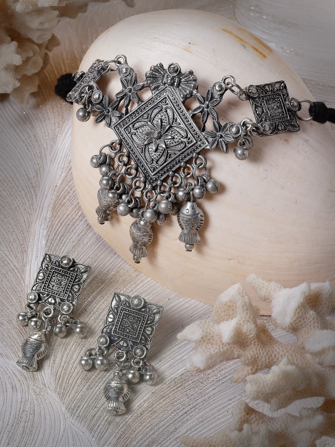 

Moedbuille Silver-Plated Beaded Floral Filigree Designed Jewellery Set