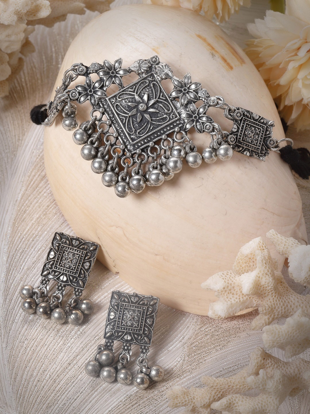 

Moedbuille Silver-Plated Beaded Floral Filigree Designed Antique Jewellery Set