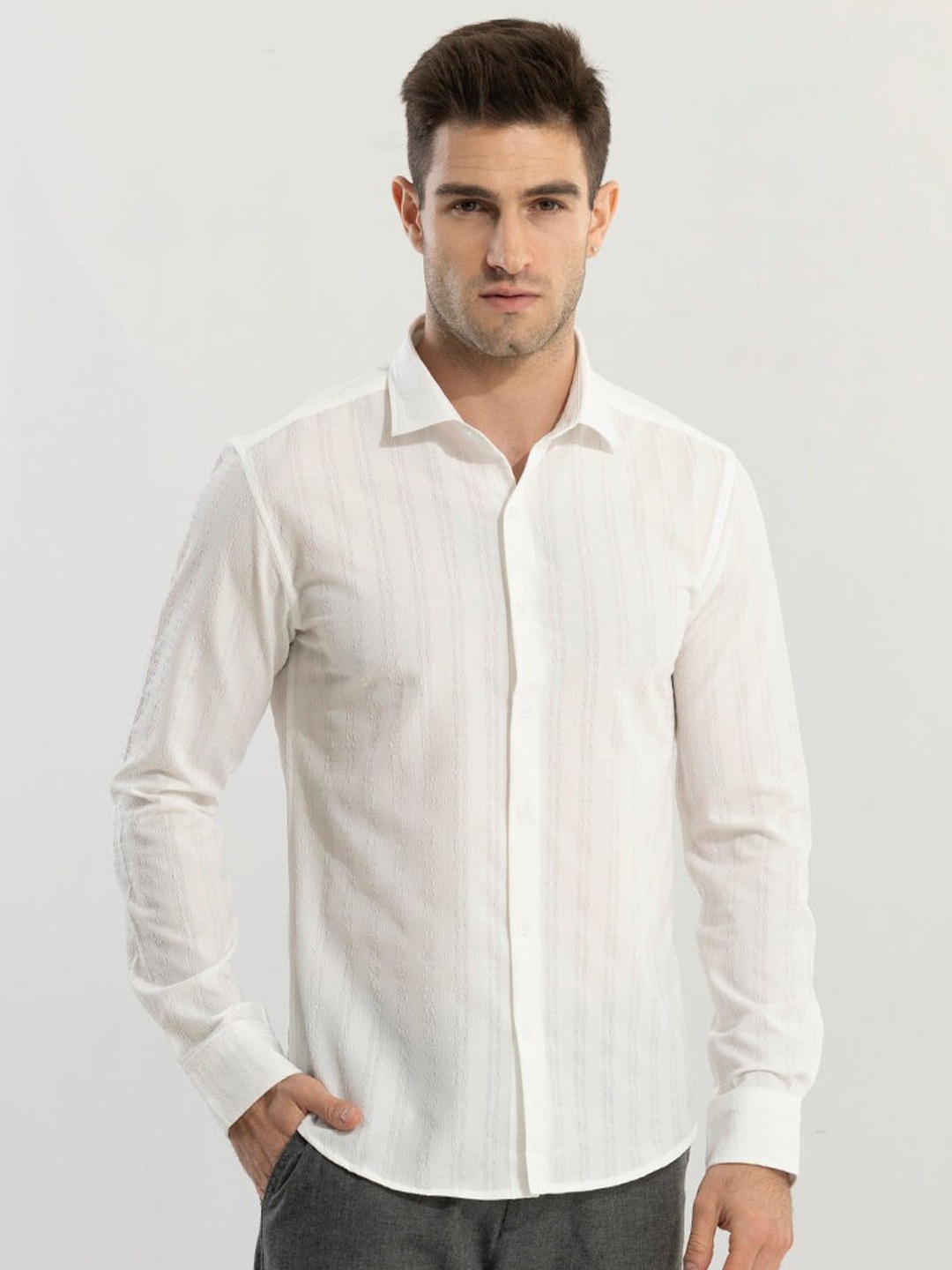 

Snitch White Classic Slim Fit Striped Spread Collar Long Sleeves Casual Shirt