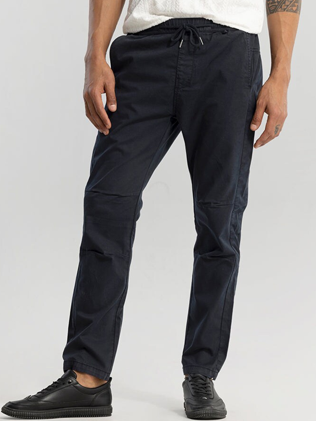 

Snitch Men Navy Blue Tapered Fit Mid-Rise Plain Cotton Cargos