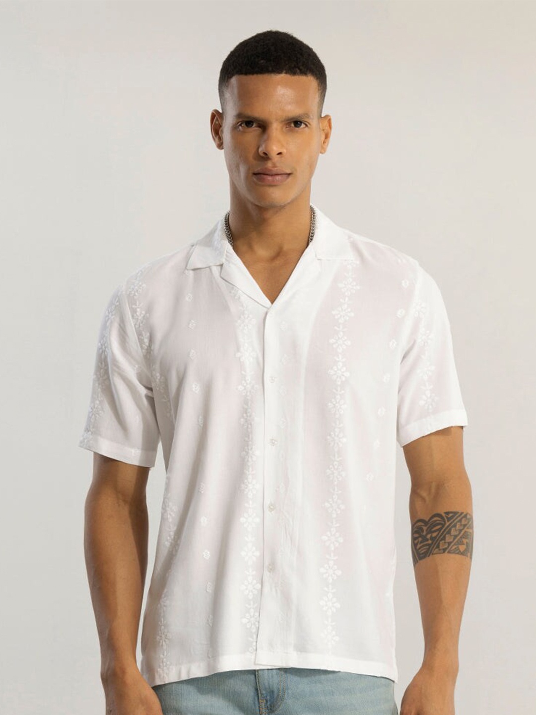 

Snitch Classic Boxy Floral Embroidered Casual Shirt, White