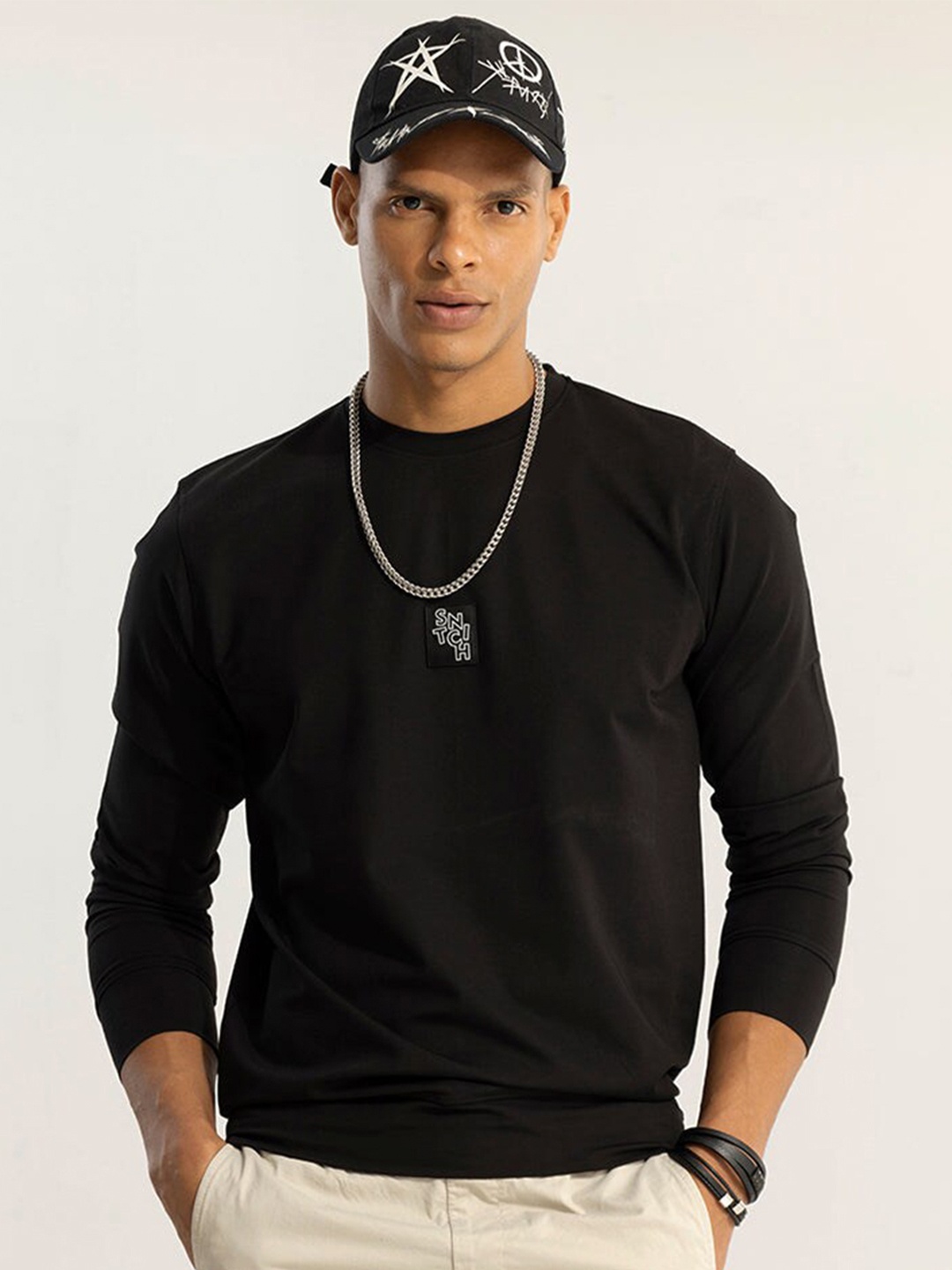 

Snitch Black Round Neck Long Sleeves Pullover