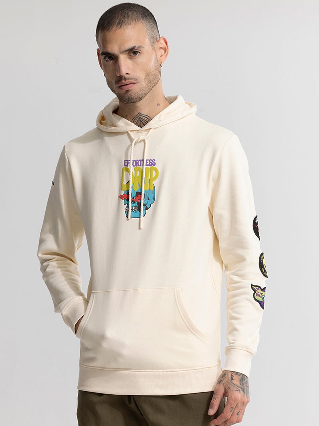 

Snitch Cream-Coloured Effortless Drip Printed Hooded Pullover