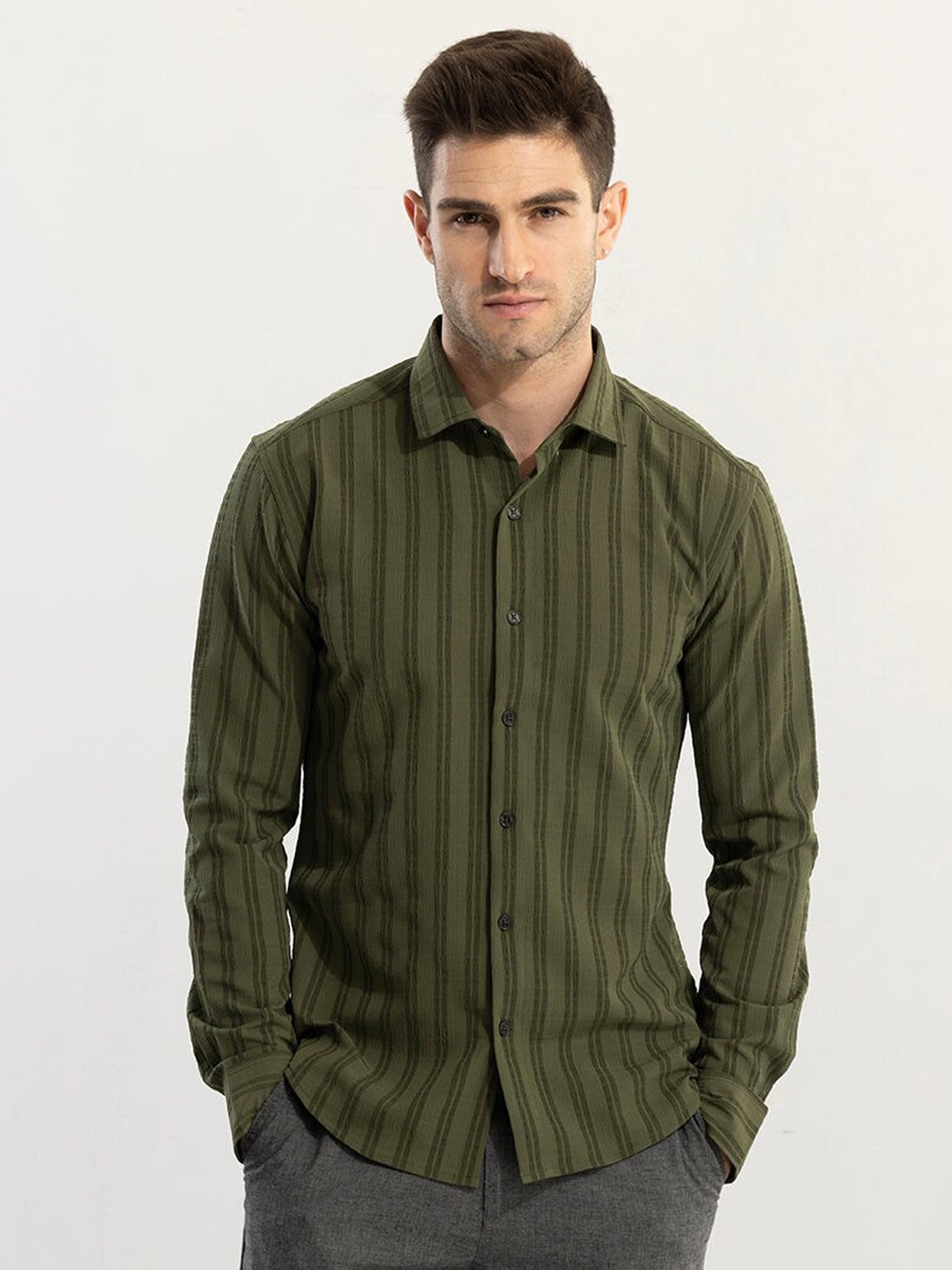 

Snitch Green Classic Slim Fit Vertical Striped Casual Shirt