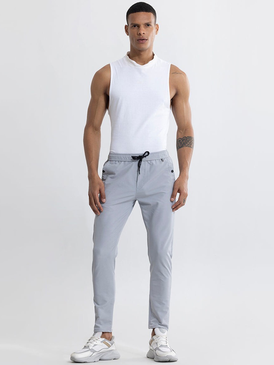 

Snitch Men Grey Mid Rise Slim Fit Regular Trousers