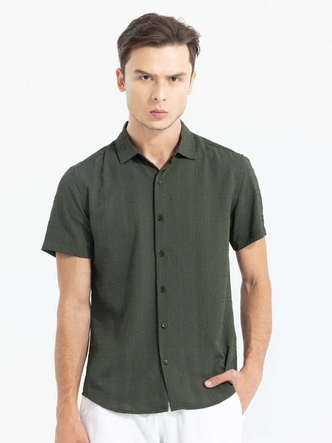 

Snitch Green Classic Slim Fit Casual Shirt