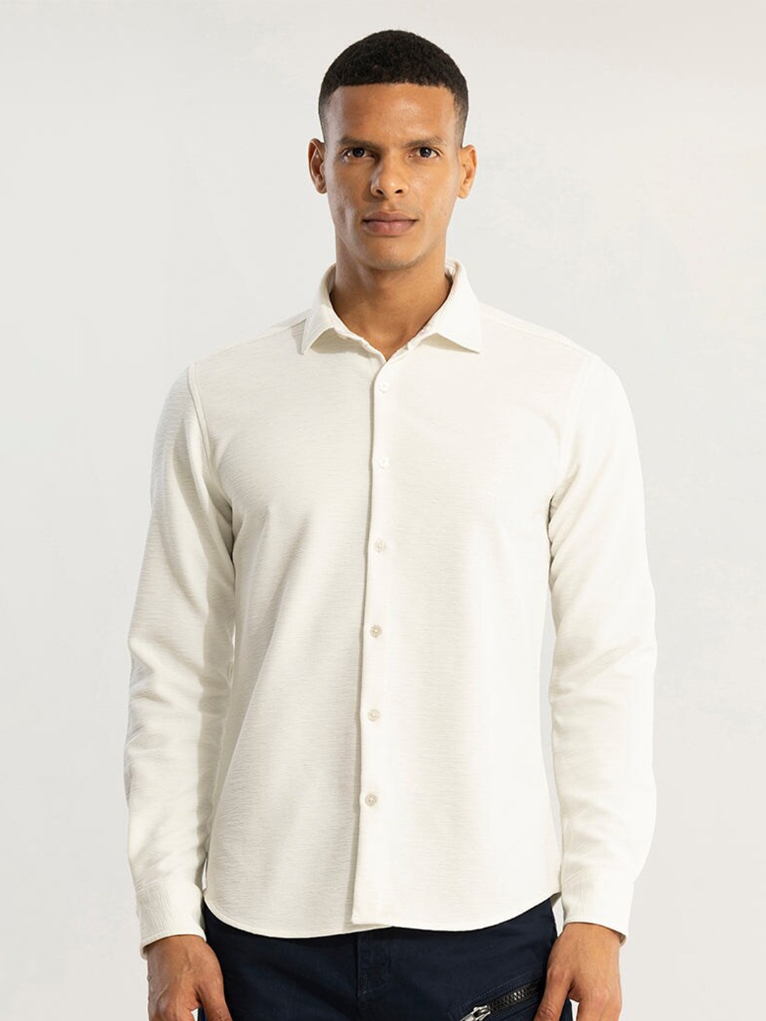 

Snitch White Classic Slim Fit Cotton Casual Shirt