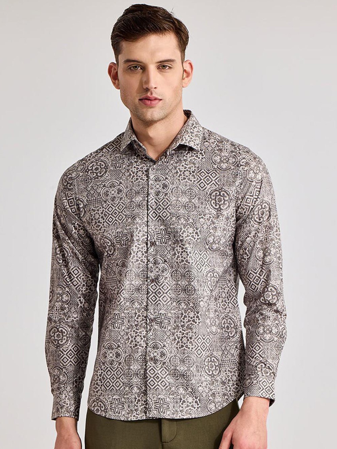 

Snitch Grey Classic Slim Fit Ethnic Motifs Printed Long Sleeve Casual Shirt