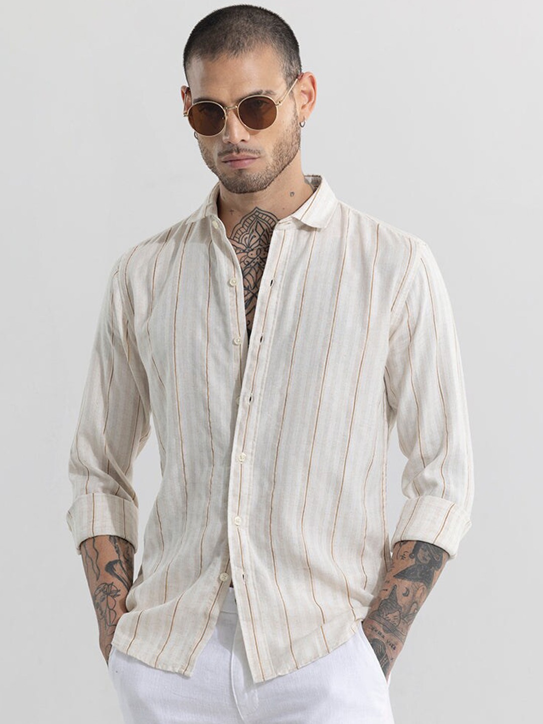 

Snitch Cream Coloured Classic Slim Fit Vertical Striped Linen Cotton Casual Shirt