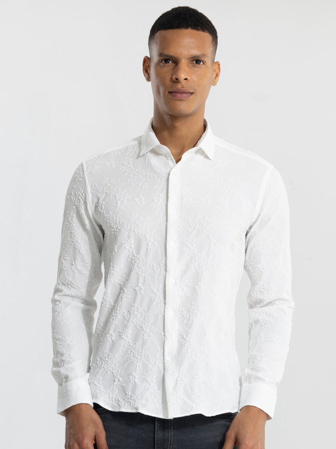 

Snitch White Classic Textured Slim Fit Casual Shirt