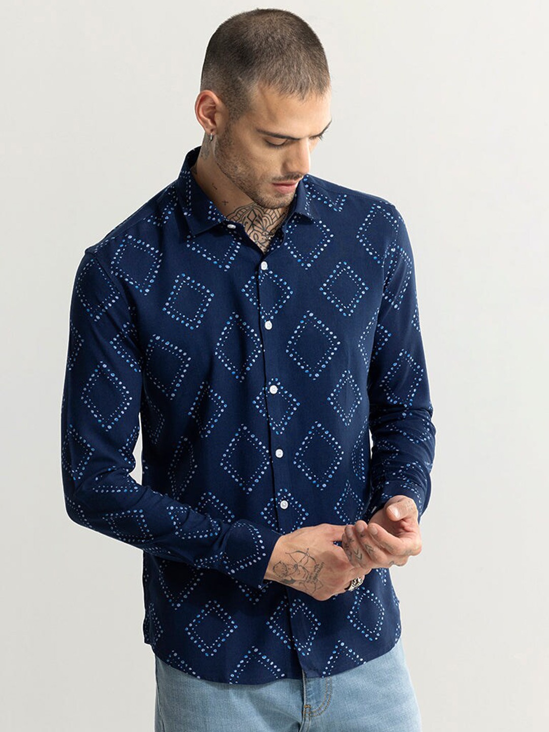

Snitch Blue Classic Slim Fit Geometric Printed Casual Shirt