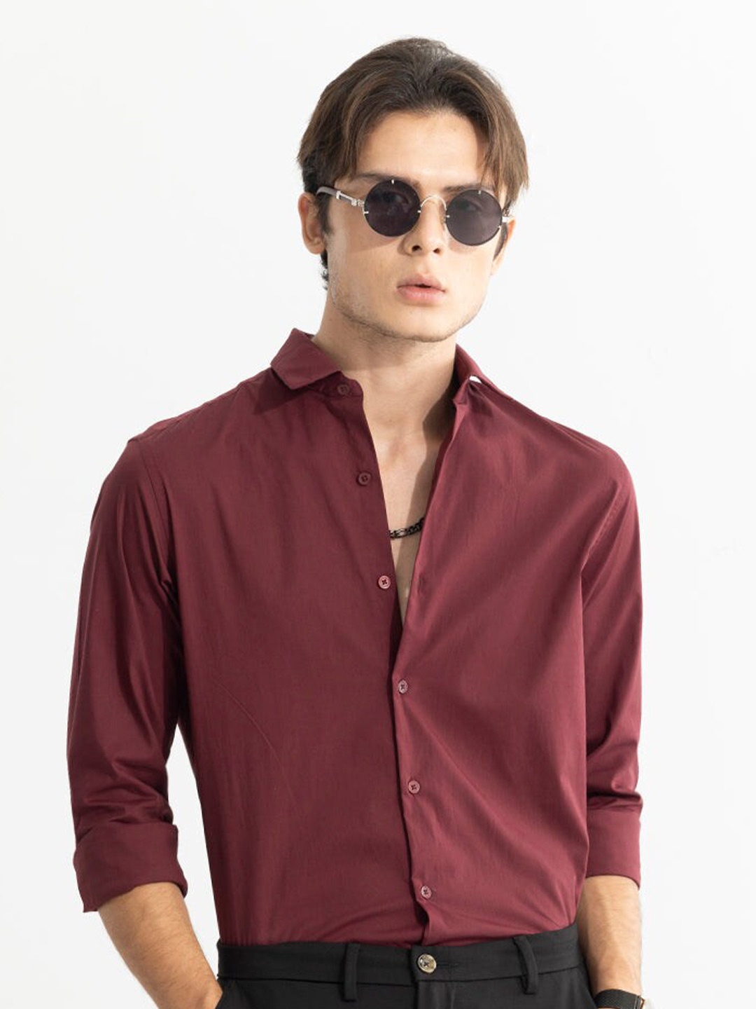 

Snitch Maroon Classic Slim Fit Spread Collar Pure Cotton Casual Shirt