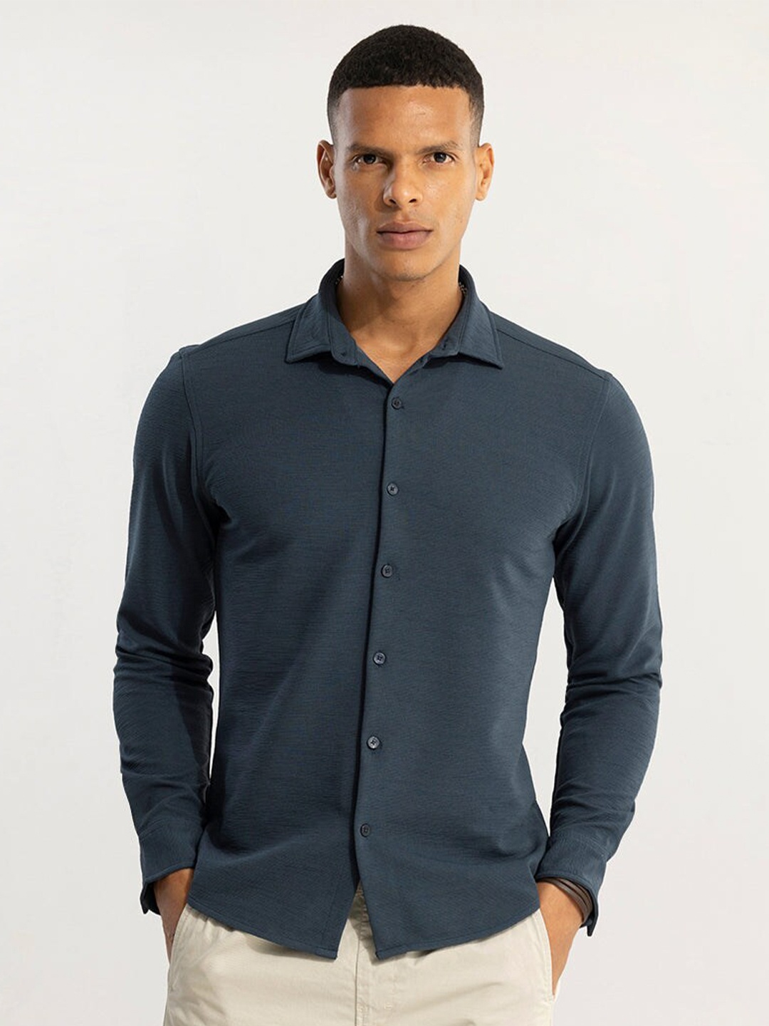 

Snitch Spread Collar Classic Slim Fit Casual Shirt, Navy blue