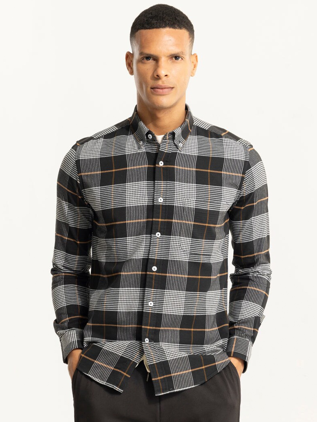 

Snitch Black Classic Slim Fit Checked Pure Cotton Casual Shirt