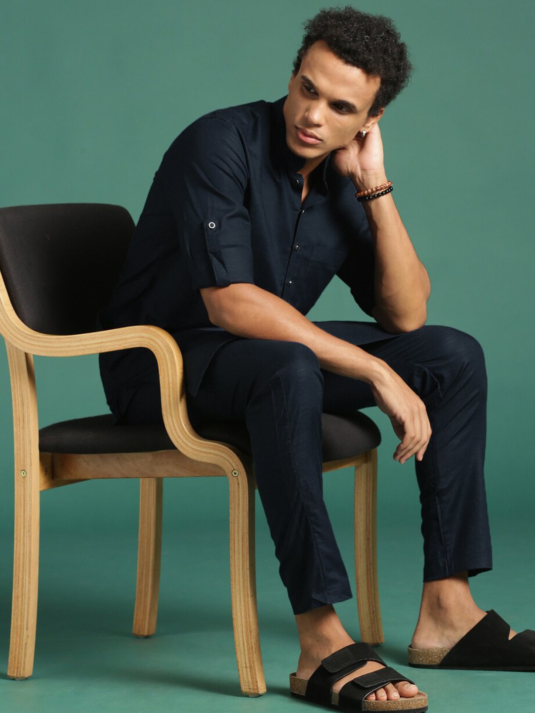 

Sangria Blue Mandarin Collar Roll-Up Sleeves Straight Kurta With Trouser