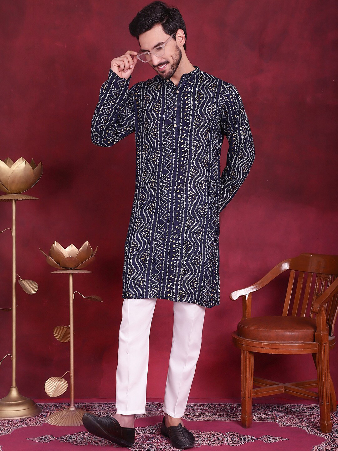 

Jompers Bandhani Printed Band Collar Pure Cotton Straight Kurta with Trousers, Navy blue