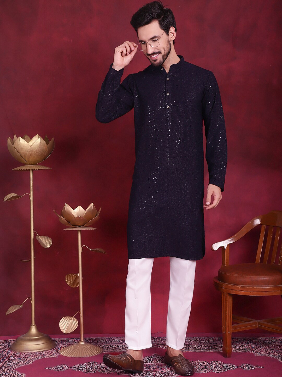 

Jompers Ethnic Motifs Embroidered Chikankari Kurta with Pyjamas, Navy blue