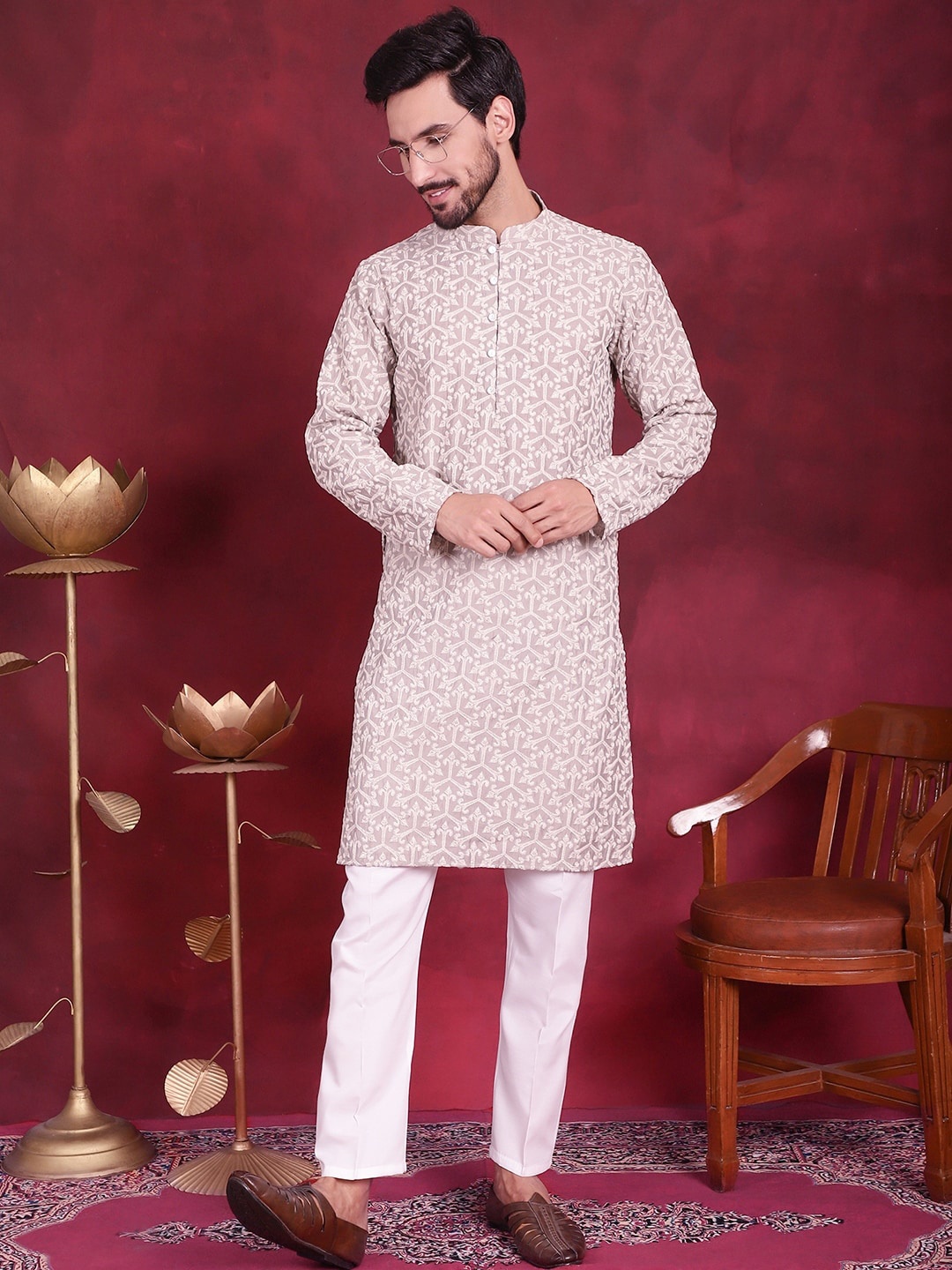 

Jompers Ethnic Motifs Chikankari Embroidered Mandarin Collar Long Sleeve Kurta Set, Grey