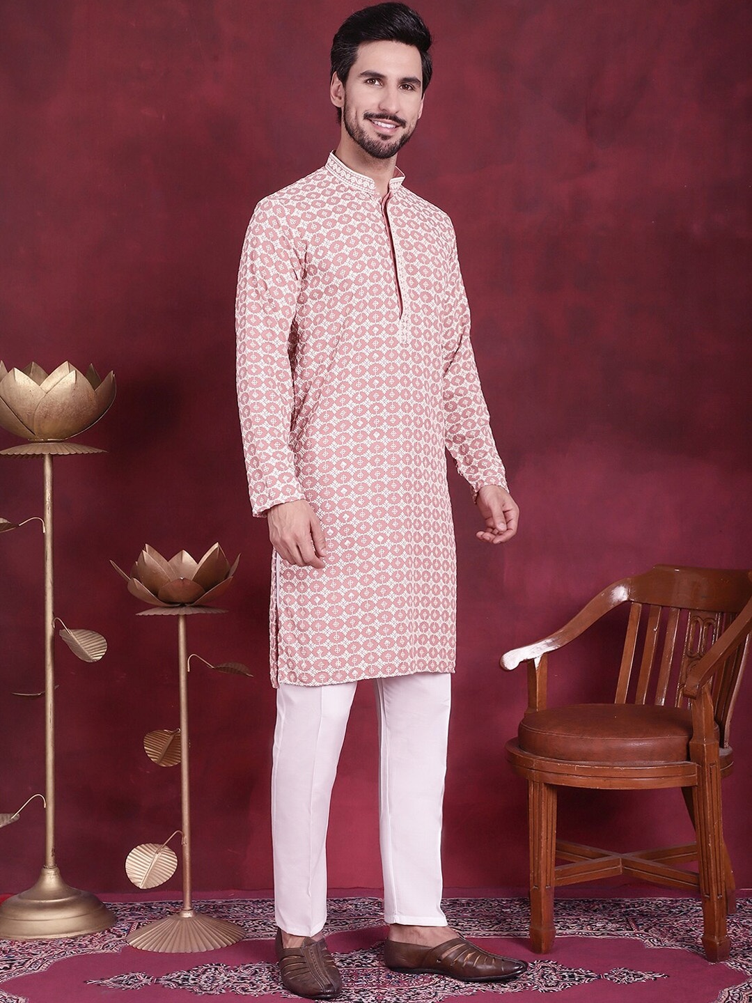 

Jompers Ethnic Motifs Embroidered Sequinned Kurta with Pyjamas, Peach