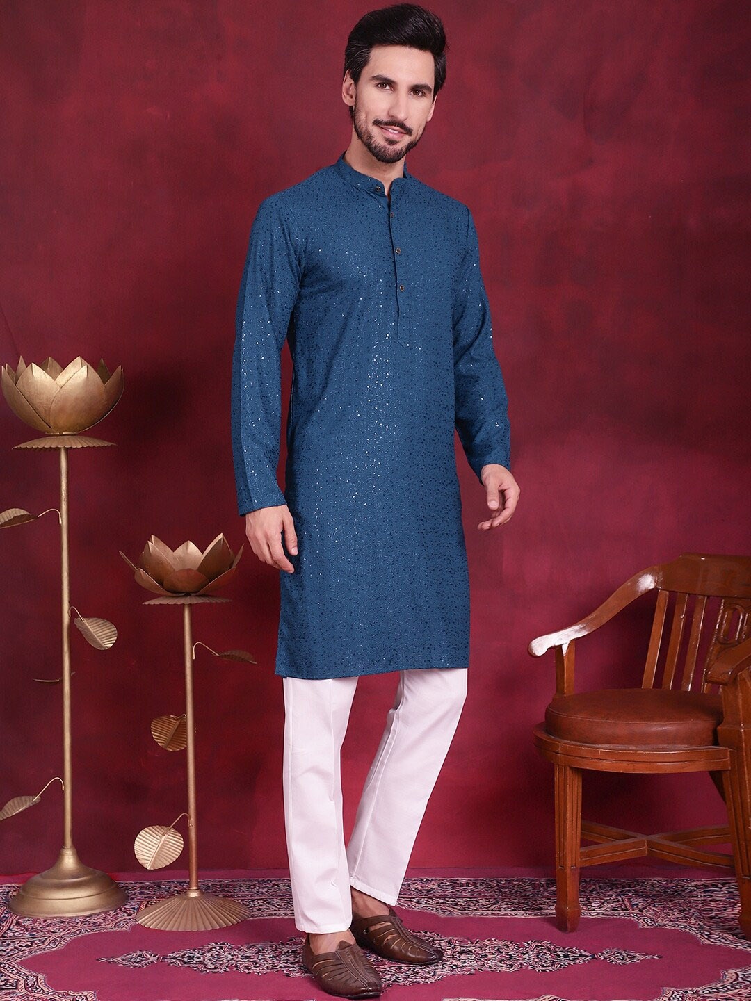 

Jompers Abstract Embroidered Mandarin Collar Chikankari Georgette Kurta with Pyjamas, Blue