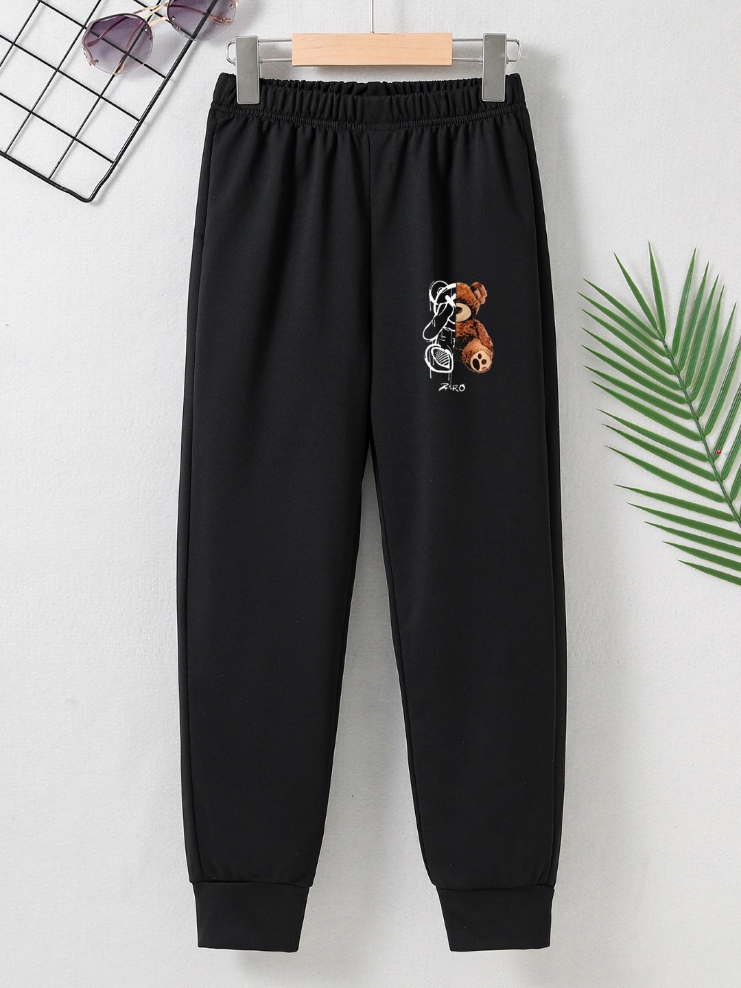 

StyleCast Boys Black Original Mid-Rise Graphic Printed Joggers
