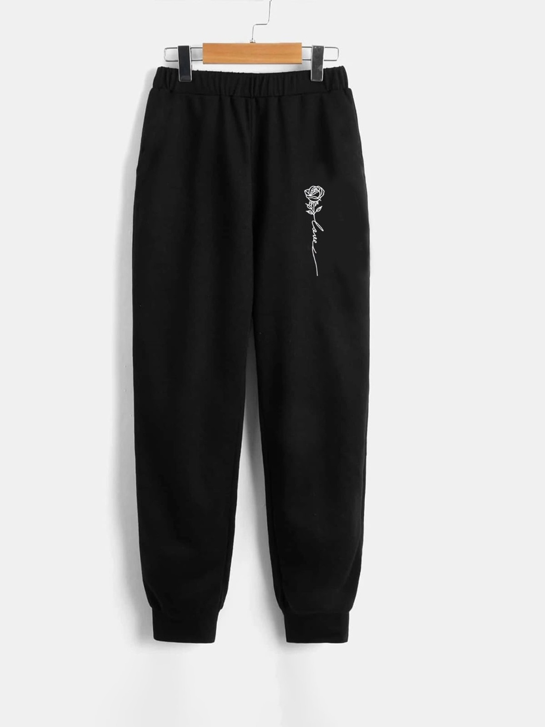 

StyleCast Boys Black Original Mid-Rise Floral Printed Joggers