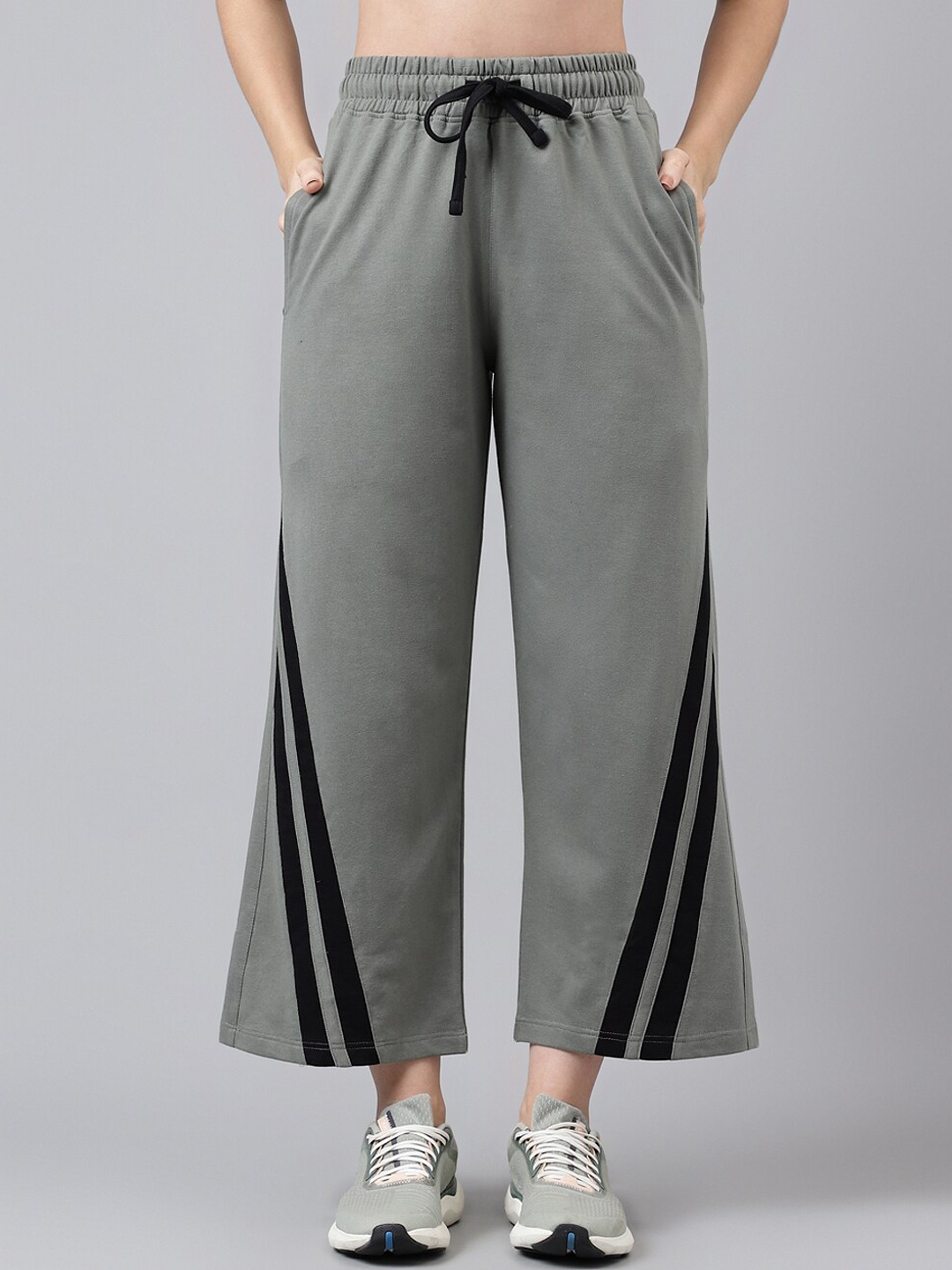 

MKH Women Mid-Rise Relaxed-Fit Track Pants, Green