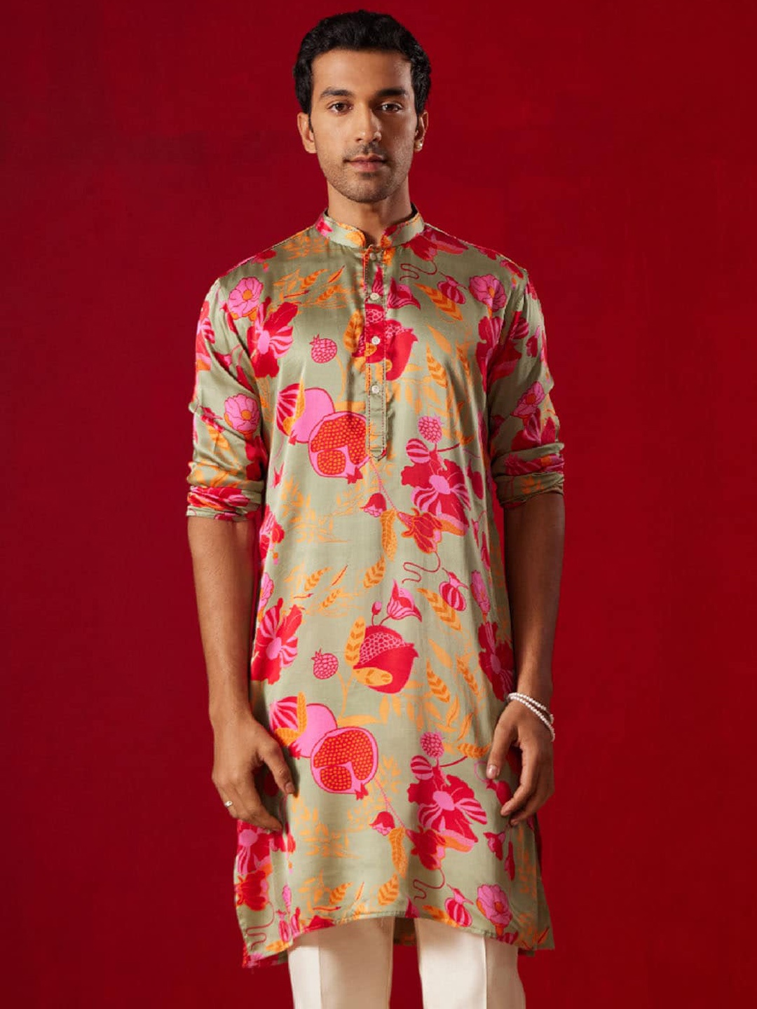 

VASTRAMAY Floral Printed Mandarin Collar Straight Kurta, Olive