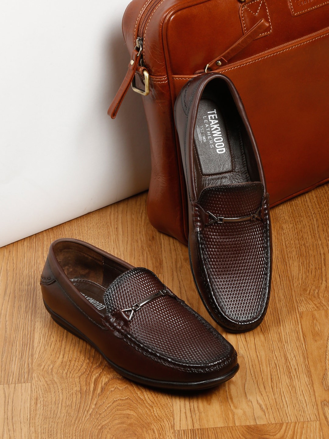 

Teakwood Leathers Men Textured Leather Horsebit Loafers, Brown