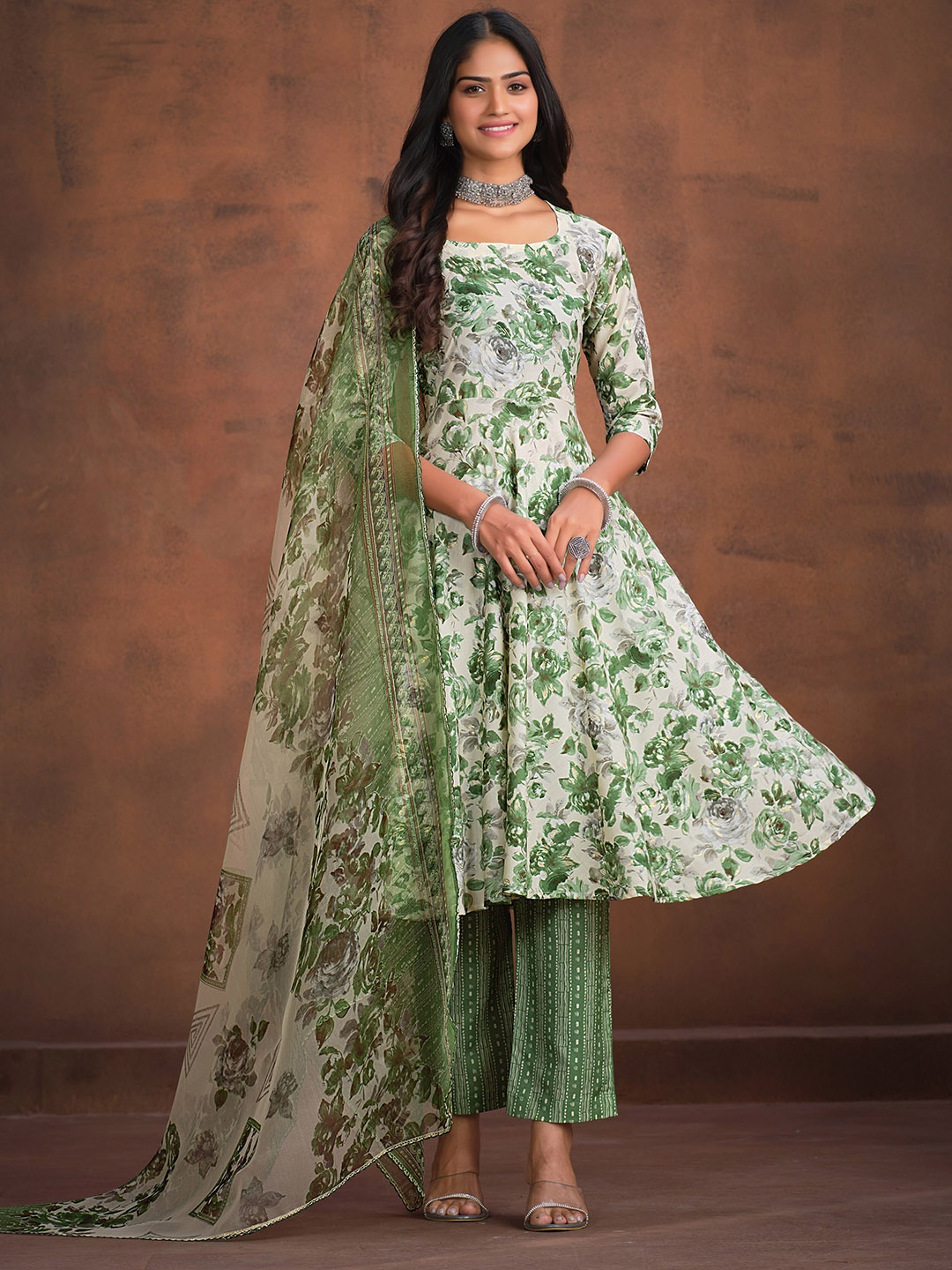

Sangria Floral Printed A-Line Kurta With Trouser & Dupatta, Green