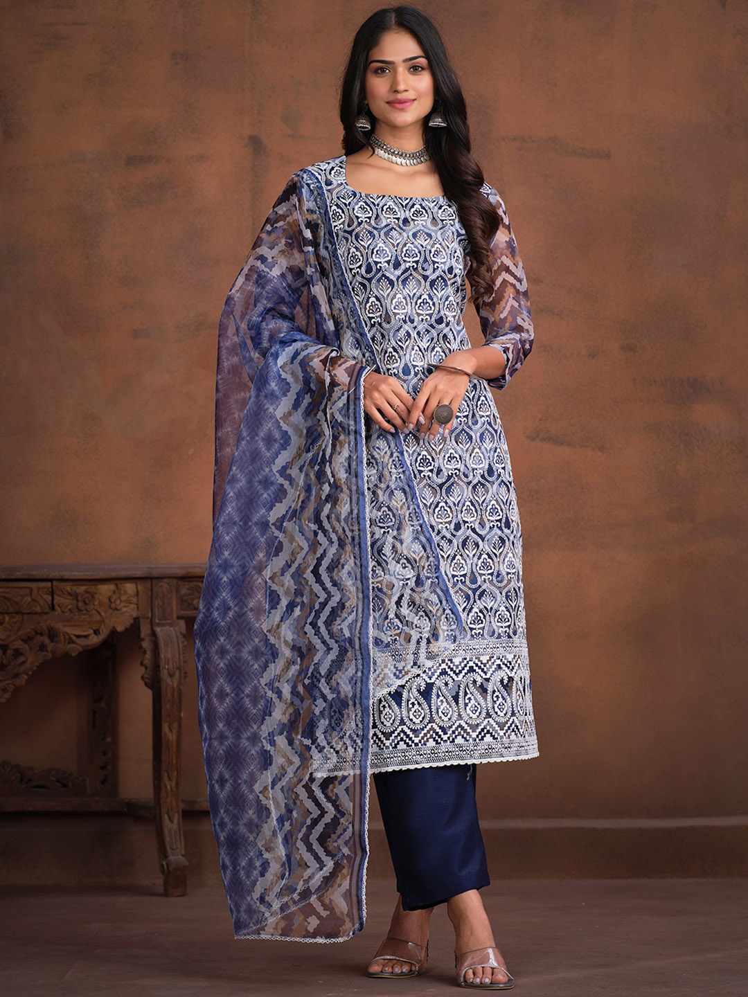 

Sangria Embroidered Straight Kurta With Trouser & Dupatta, Navy blue