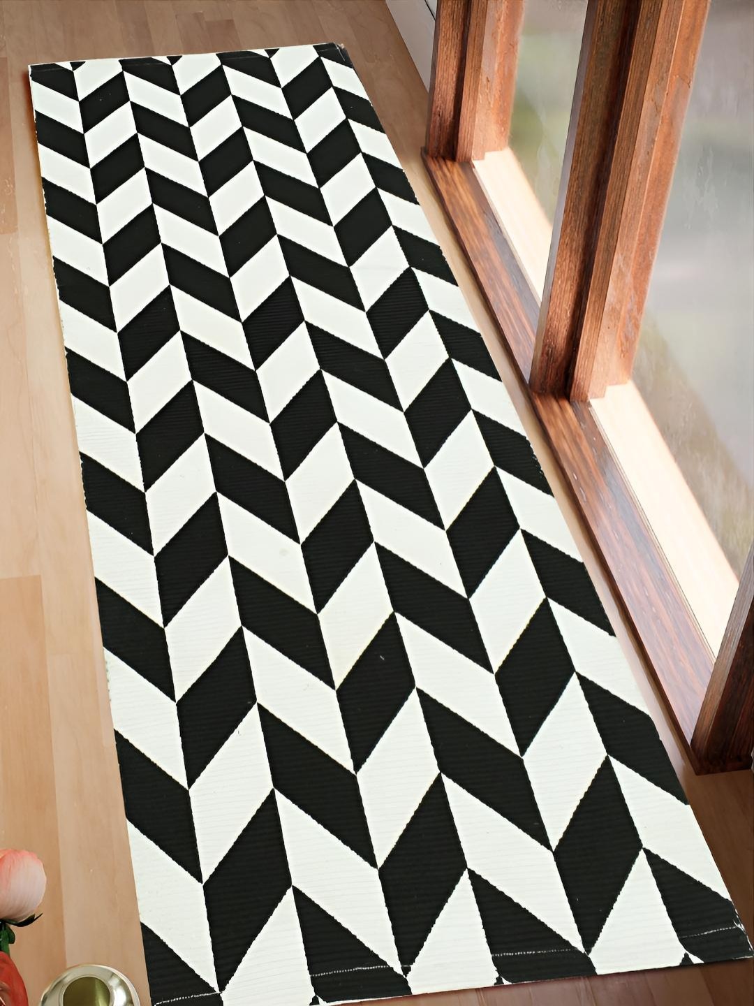 

HOMADORN White & Black Geometric No Shredding Cotton Dhurrie