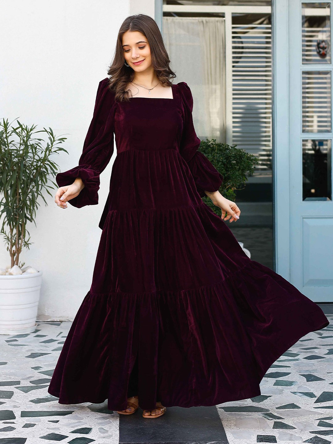 

Lirose Square Neck Bell Sleeves Velvet Fit & Flare Maxi Dress, Burgundy