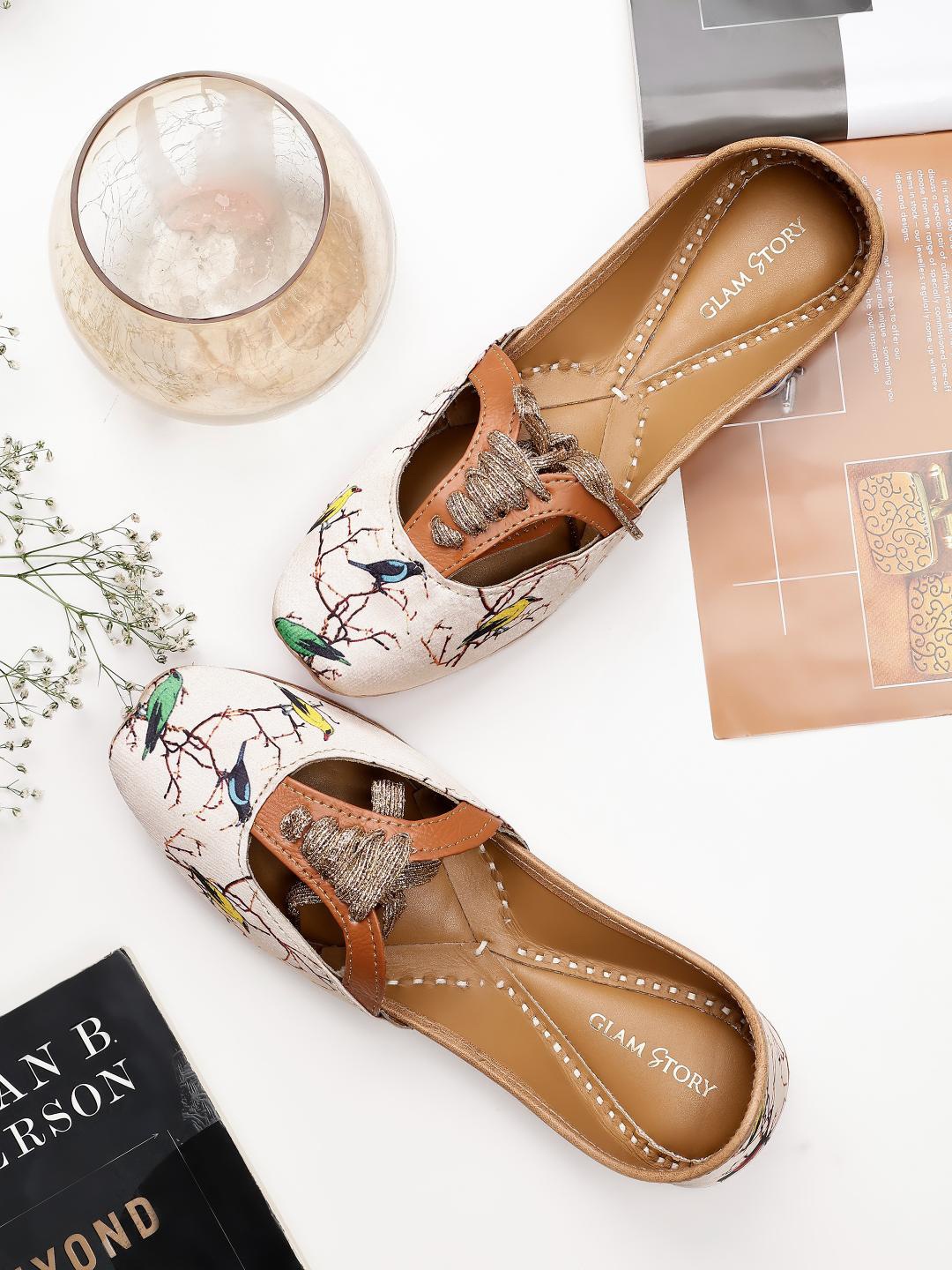 

GLAM STORY Printed Leather Lace Up Design Mojaris, Beige
