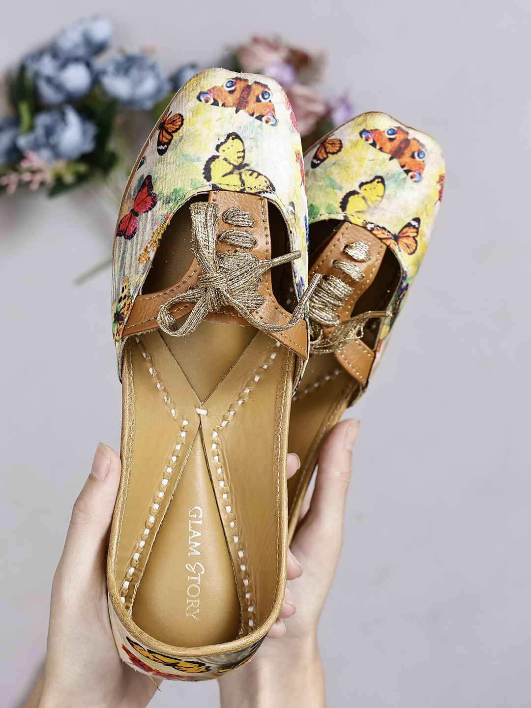 

GLAM STORY Printed Leather Lace Up Design Mojaris, Beige