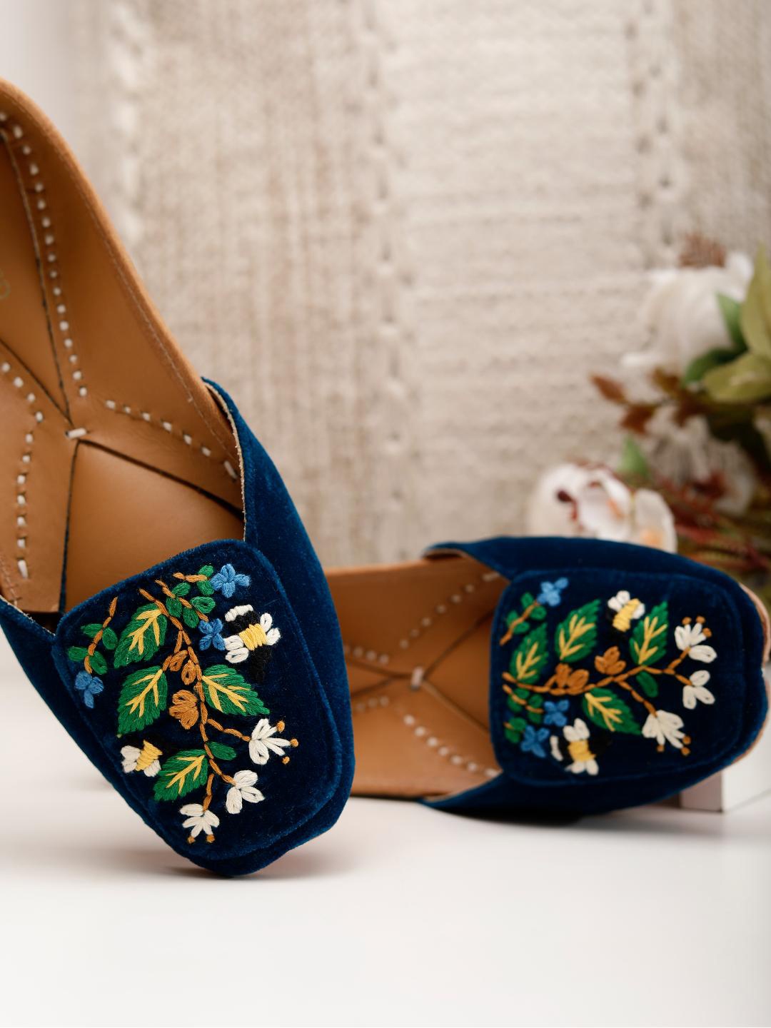 

GLAM STORY Embroidered Velvet Slip-On Mojaris, Navy blue