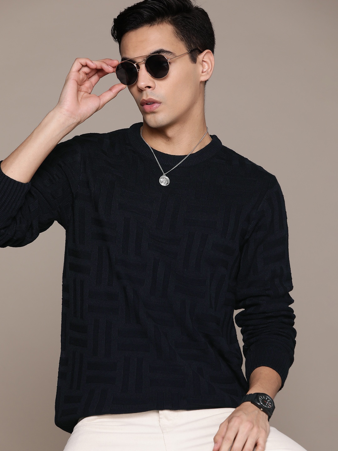 

Roadster Men Solid Pullover, Navy blue