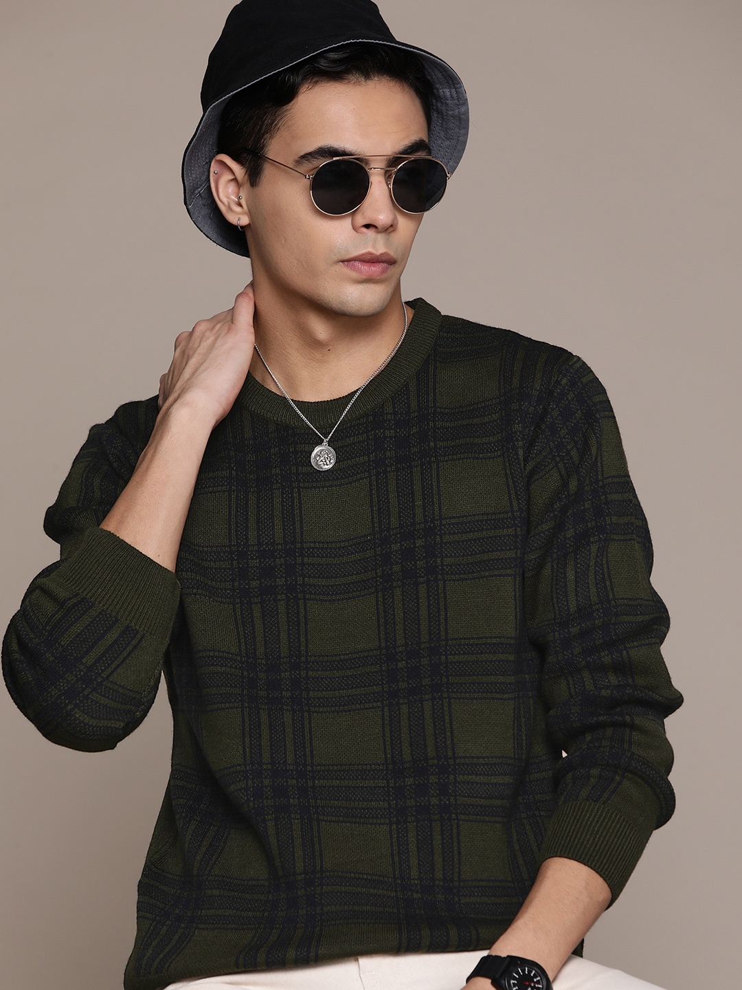 

Roadster Men Checked Pullover, Olive