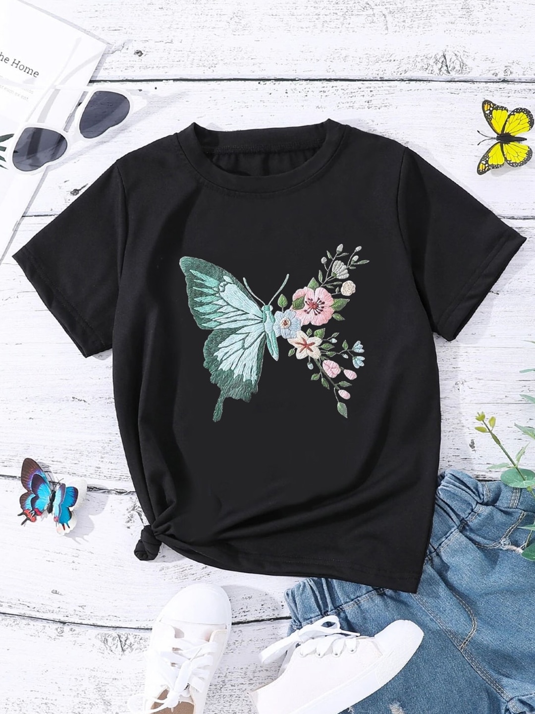 

StyleCast Girls Black Graphic Printed T-shirt