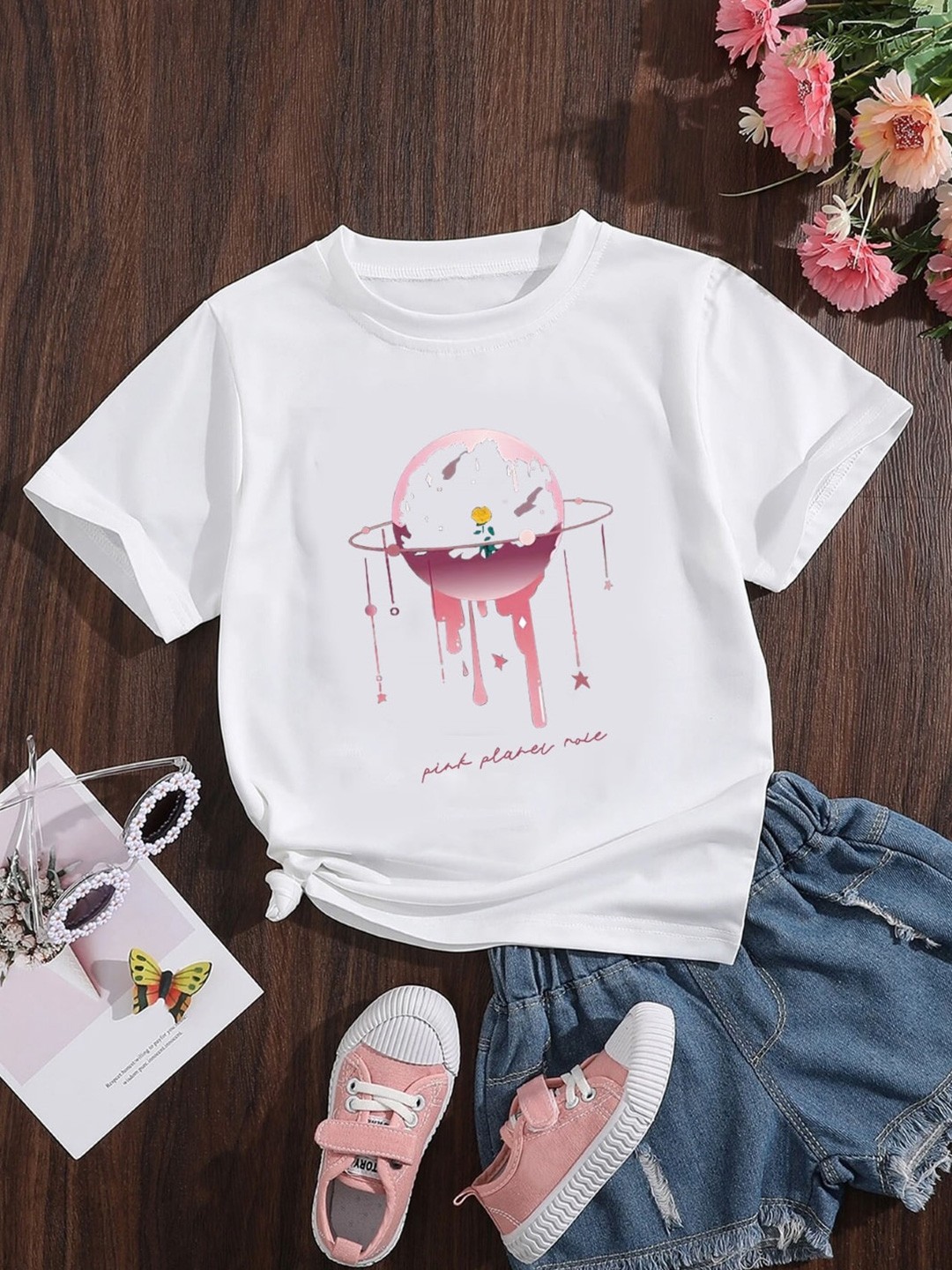 

StyleCast Girls White Graphic Printed T-shirt