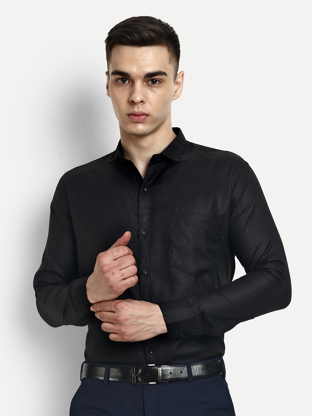 

KRAASA Classic Fit Spread Collar Pure Cotton Formal Shirt, Black