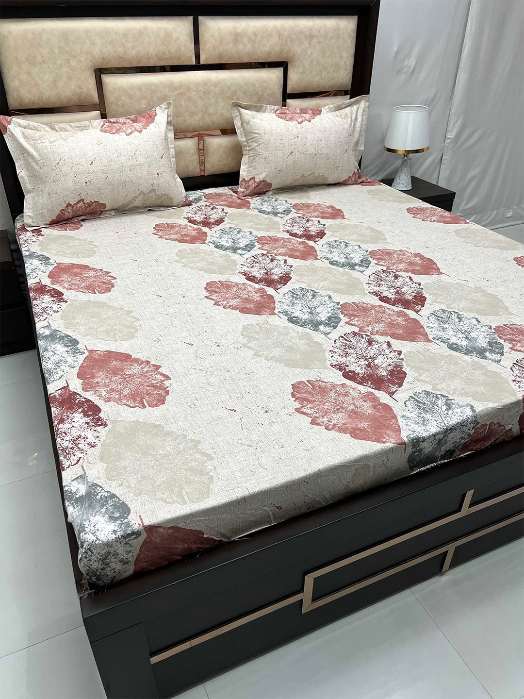 

Pure Decor Gem Beige & Brown Floral 260 TC King Bedsheet with 2 Pillow Covers