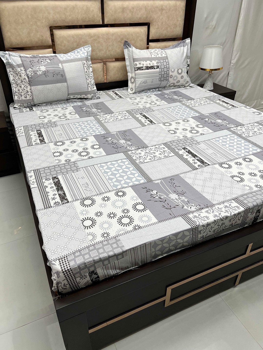 

Pure Decor Gem Grey Geometric Cotton 260 TC King Fitted Bedsheet with 2 Pillow Covers