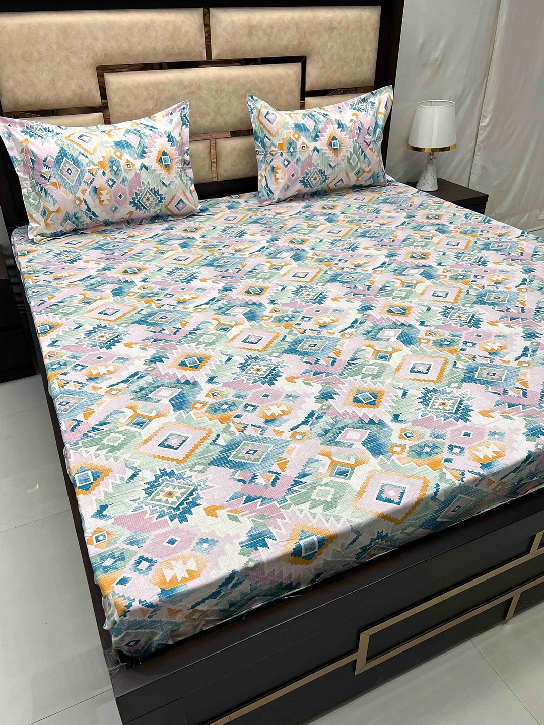 Pure Decor Gem Green Geometric 260 TC Cotton Fitted King Bedsheet With 2 Pillow Covers