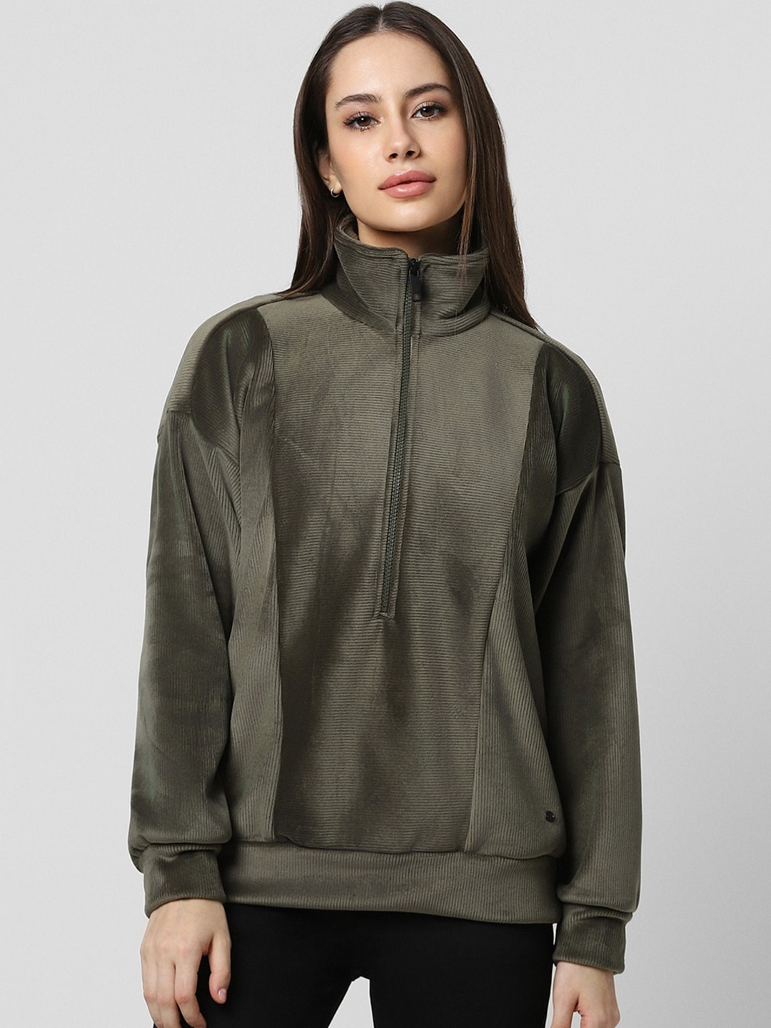 

Van Heusen Woman Mock Collar Sweatshirt, Green