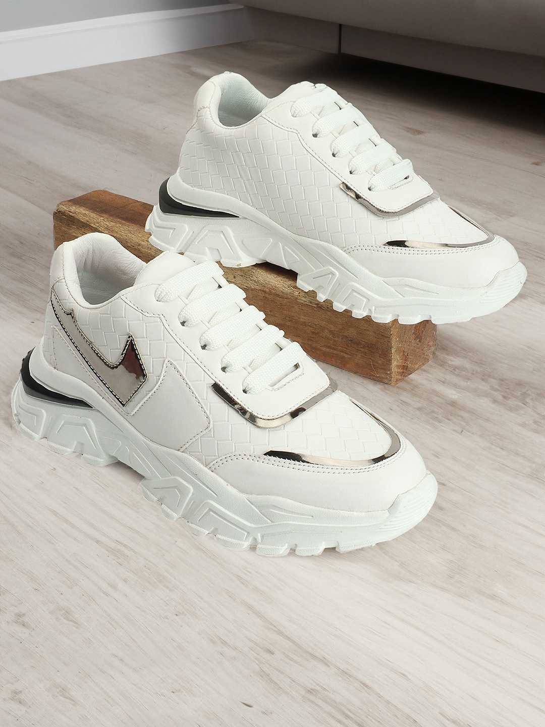 

KRAASA Women Textured Lace-Up Sneakers, White